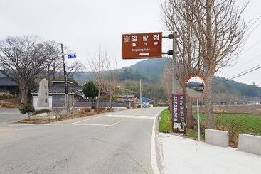 Yeongam Seonhyanggwan Hanok Pension