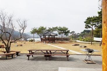 Yeongam Seonhyanggwan Hanok Pension