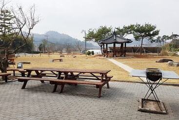 Yeongam Seonhyanggwan Hanok Pension