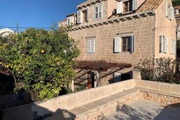 Hedera Estate, House Hedera Vi