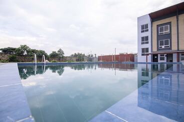 هتل Eseriani The Resort