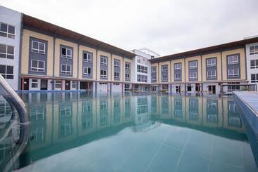 هتل Eseriani The Resort