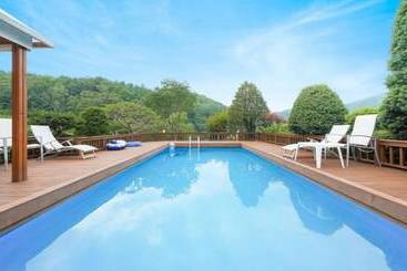 هتل Pocheon Good Terrace Pension