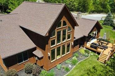 بيت ريفى Kim S Cove Motorcycle Friendly Cabin Features Game Room By Redawning