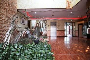 مُتل Asan Red House