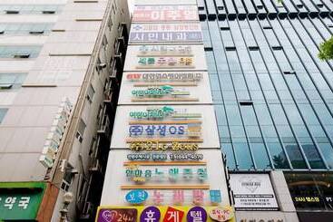 모텔 Changwon Bonggokdong Seven