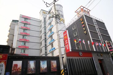 מוטל Gunsan Some