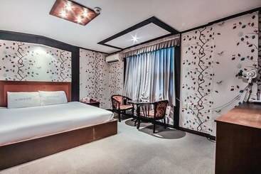 汽车旅馆  Jangseong Hotel New Napori