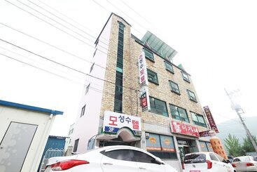 모텔 Uiryeong Seongsu