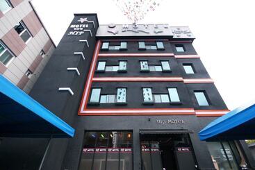 فندق على الطريق Western Wonpyeongdong Hip