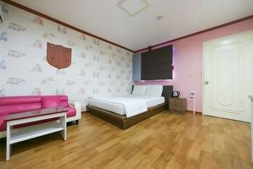 מוטל Youngcheon Dream