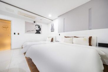 Muan Jjak Motel