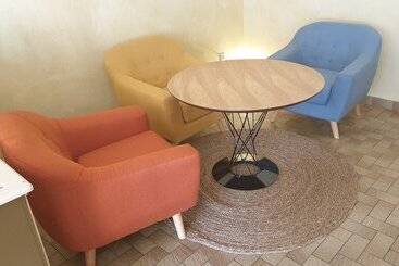 تختخواب و صبحانه Le Rodbar