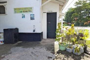 Drifters At One Mile   Hostel