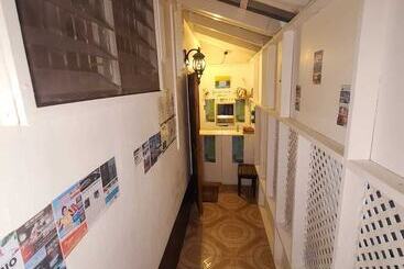 Drifters At One Mile   Hostel
