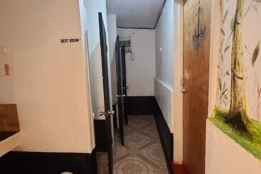 Drifters At One Mile   Hostel