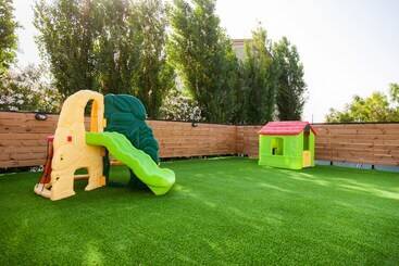هتل Cavo Di Suites