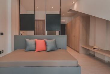 هتل Cavo Di Suites