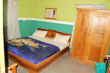 هتل Country Home