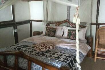 هتل Gahiza Island Retreat