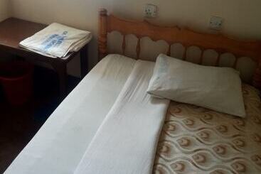 هتل Glory Guest House