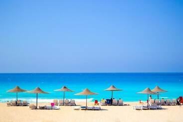 هتل Marseilia Beach 3
