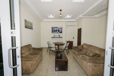 هتل Mediterraneo Inn