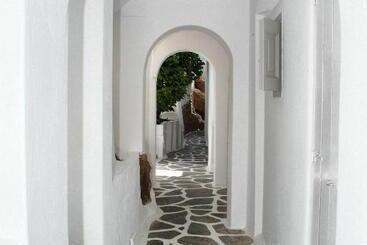 هتل Paolas τown Boutique