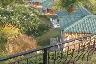 هتل Top Of The World Lodge