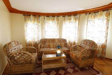 هتل Top Of The World Lodge