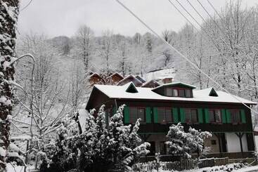 هتل Yesil Dus Vadisi Bungalow Restoran