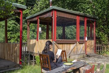 هتل Yesil Dus Vadisi Bungalow Restoran