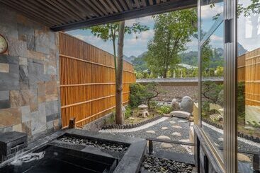 هتل Yoko Onsen Quang Hanh