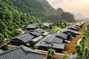 هتل Yoko Onsen Quang Hanh