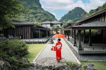 هتل Yoko Onsen Quang Hanh