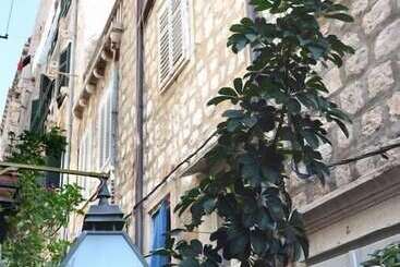پانسیون Studio In