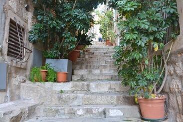 پانسیون Studio In