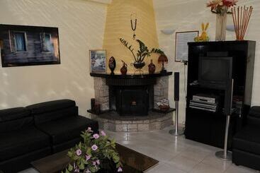 Welcome To Hotel ,,petunia,, In Neos Marmaras,xalkidiki ,greece,in Para18dise
