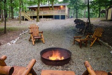 Arabella Cozy Nest With Hot Tub And Fire Pit In The Backyard By Redawning