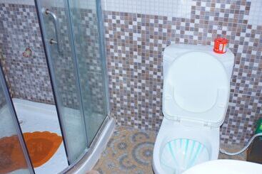 تختخواب و صبحانه Bells Guest House