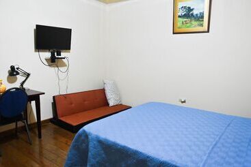 تختخواب و صبحانه Traum House