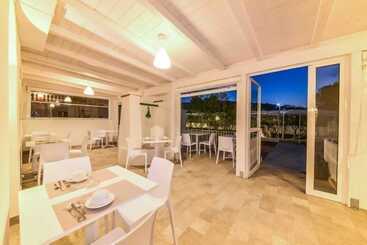 تختخواب و صبحانه Villa D Amato