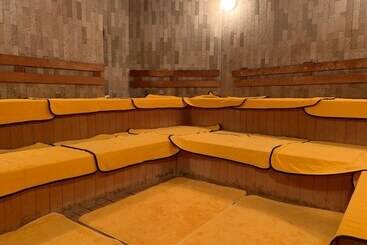 Funabashi Grand Sauna And Capsule Hotel   Caters To Men