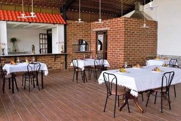 مسافرخانه Hosteria Ariq Yaku Chachimbiro