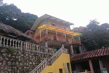 Hostal Villa Rosas