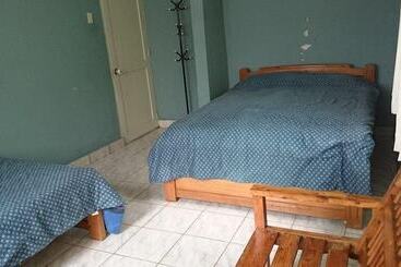 Hostal Villa Rosas