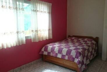 Hostal Villa Rosas