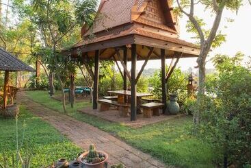 هتل Cattani S Riverside Home