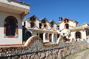 هتل Hostal Jallalla