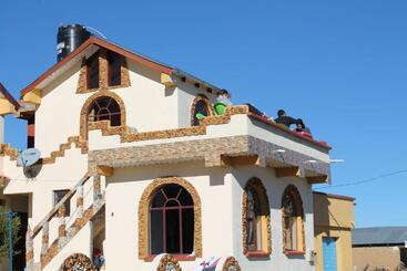 هتل Hostal Jallalla